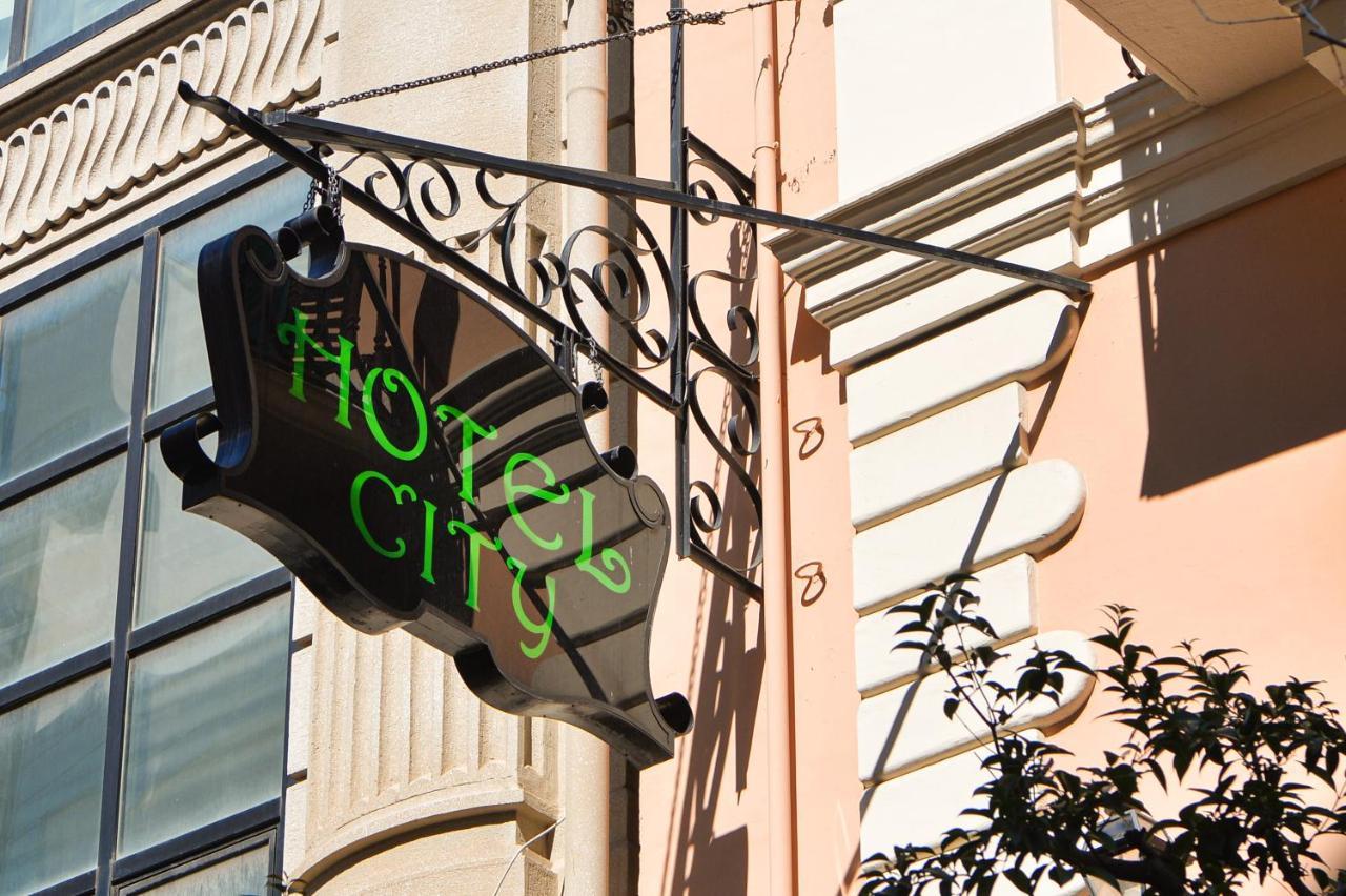 City Hotel 2*